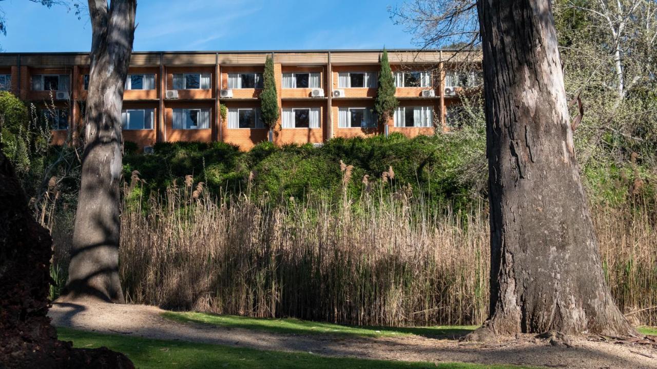 וואנגארטה Parkview Motor Inn And Apartments מראה חיצוני תמונה