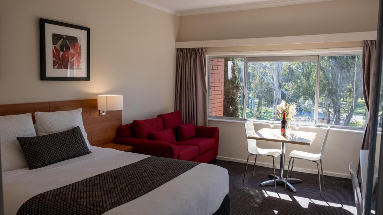 וואנגארטה Parkview Motor Inn And Apartments מראה חיצוני תמונה