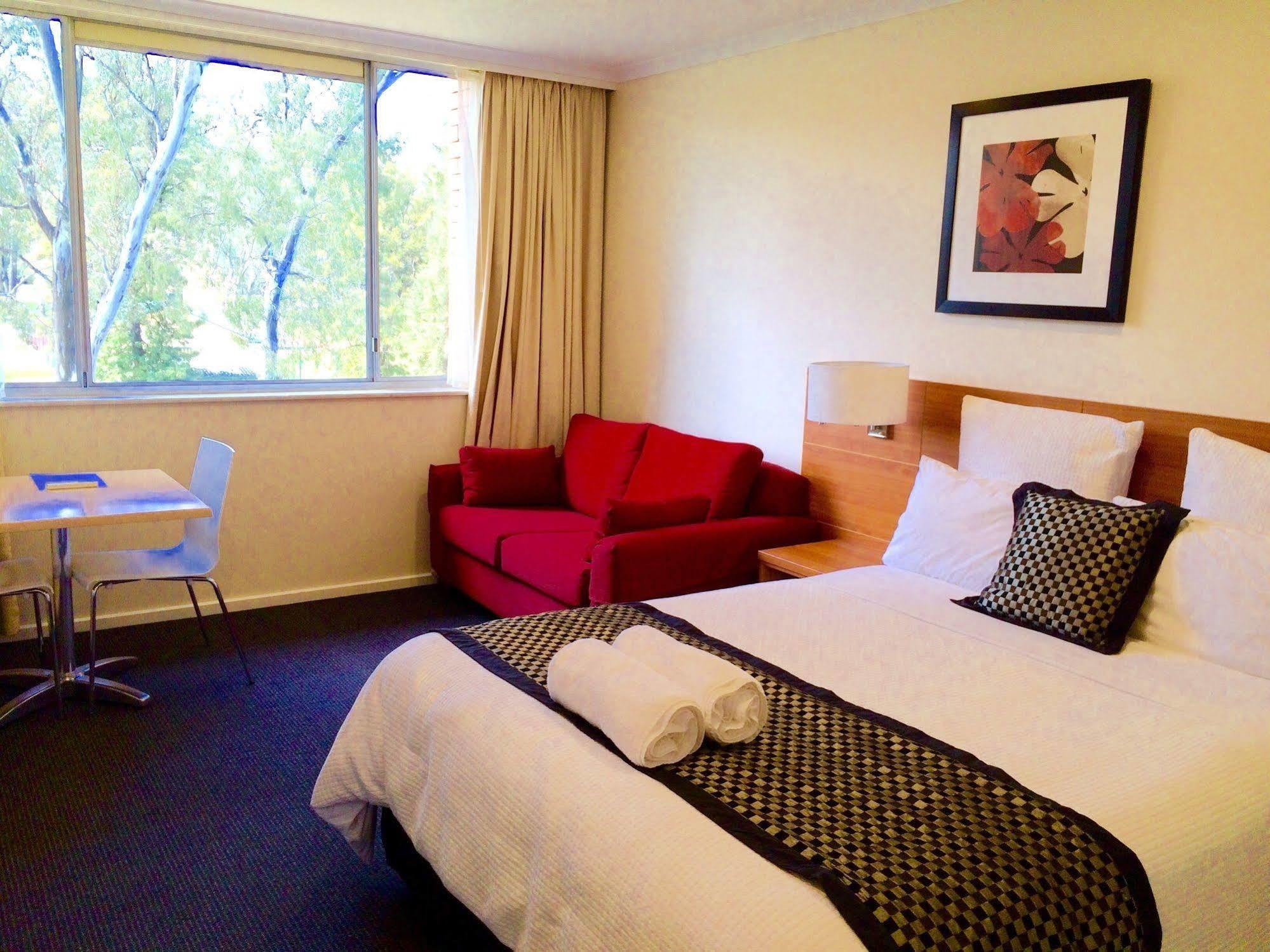וואנגארטה Parkview Motor Inn And Apartments מראה חיצוני תמונה