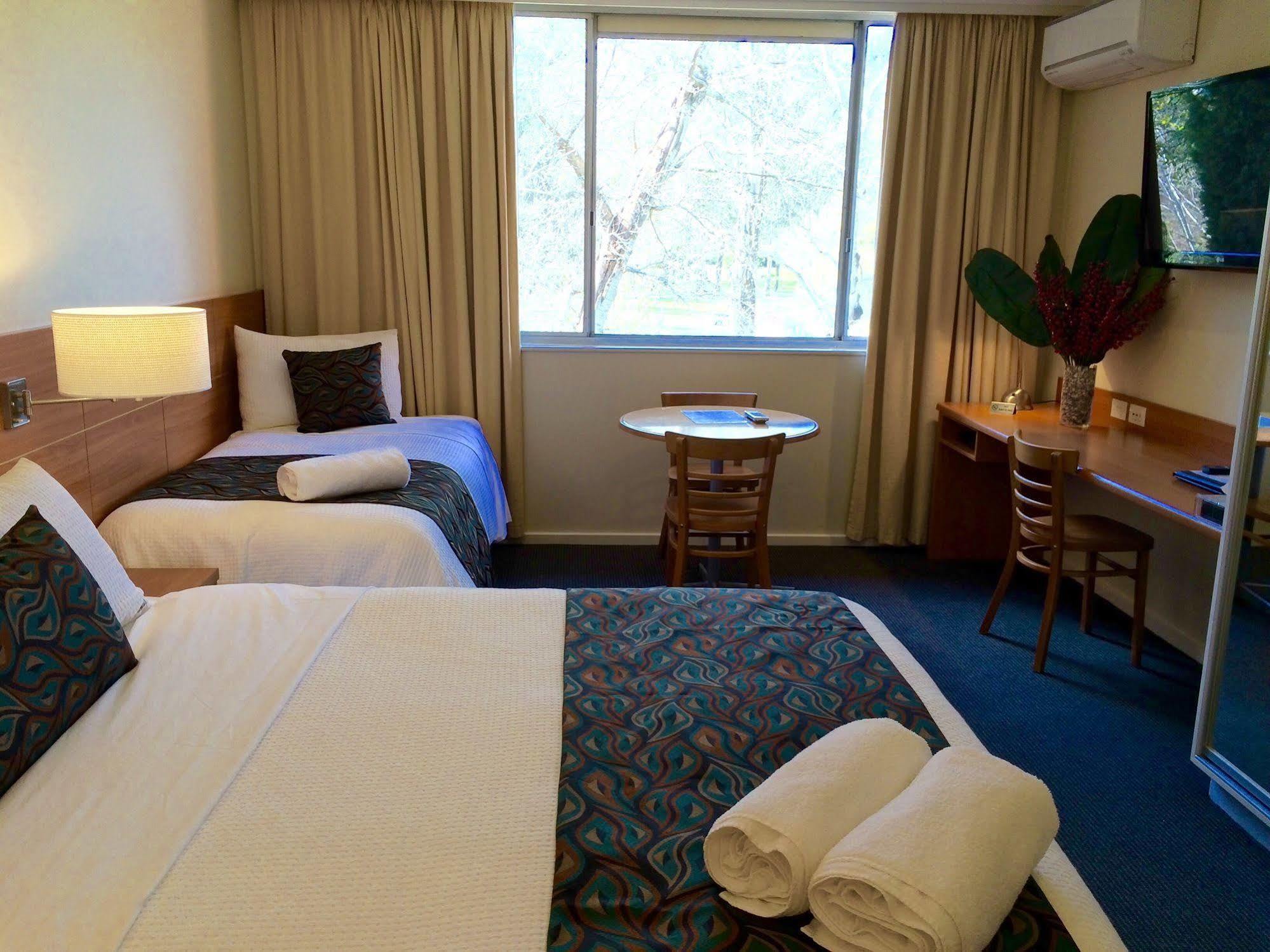 וואנגארטה Parkview Motor Inn And Apartments מראה חיצוני תמונה