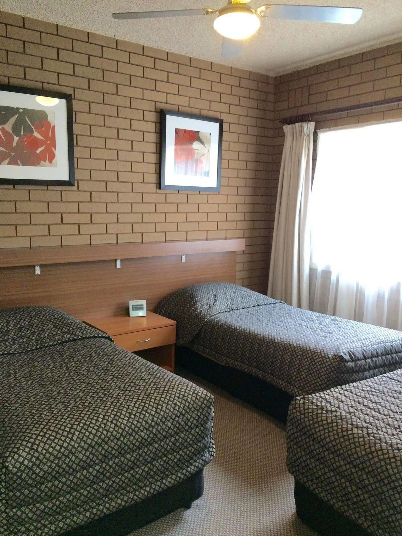 וואנגארטה Parkview Motor Inn And Apartments מראה חיצוני תמונה